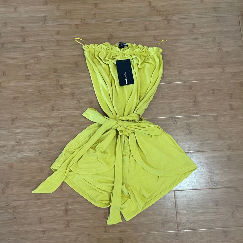 FASHION NOVA ROMPER - Picture 3 of 6